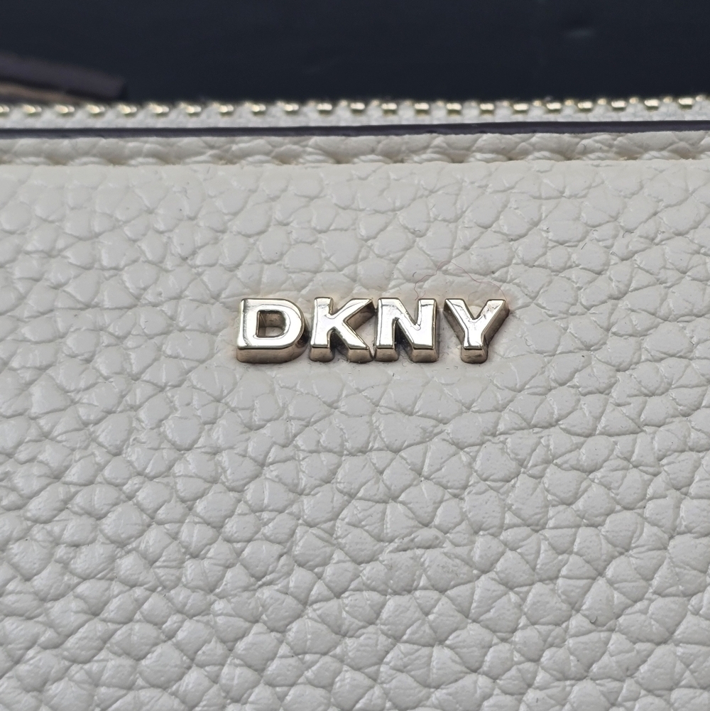 DKNY Bryant Park Demi Bag – Ivory Pebbled Leather – NWT - Picture 2 of 11